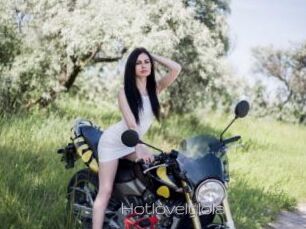 Hotlovelylola
