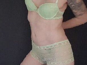 Julie31