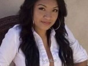 Mia_Le