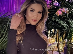 Miaxxxrose