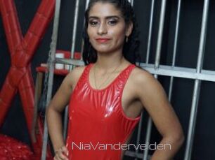 NiaVandervelden